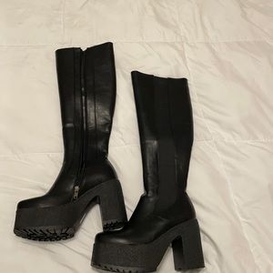Black platform knee-high LAMODA boots! NWOT. Fresh out the box, never worn.
